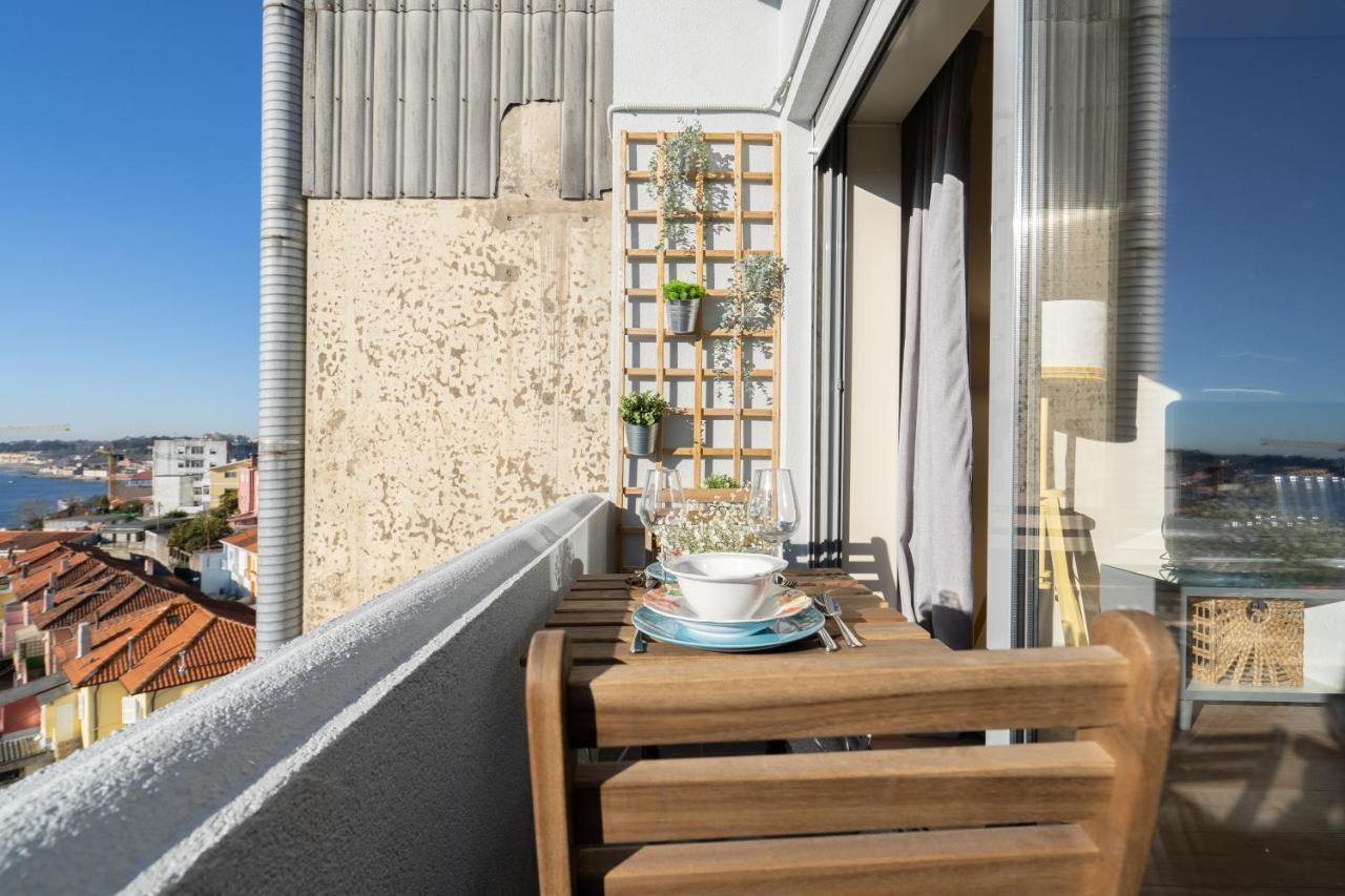 Appartamento Gaya Avenue Flats - Elegant Contemporary Flats With Balcony Vila Nova de Gaia Esterno foto
